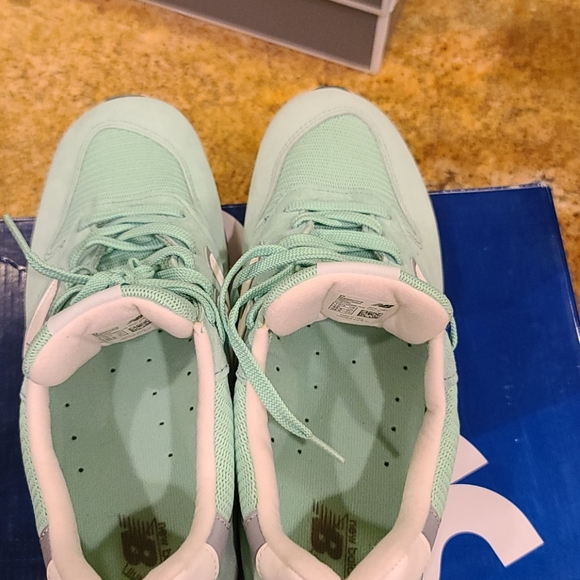 New balance - Picture 6 of 13